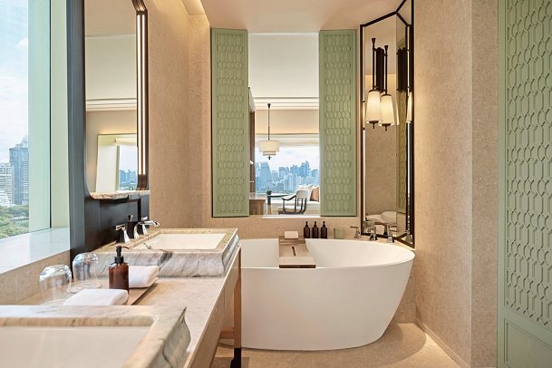 Dusit Thani Bangkok - Badbeispiel Deluxe Corner (Zimmercodierungen UD2, UM2 & UL2)