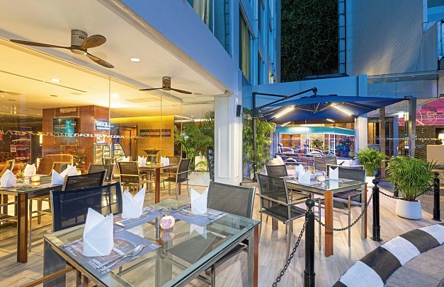 Radisson Suites Bangkok Sukhumvit