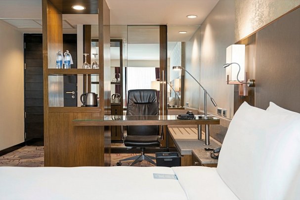 Radisson Suites Bangkok Sukhumvit - Wohnbeispiel Deluxe (Zimmercodierung UD1)