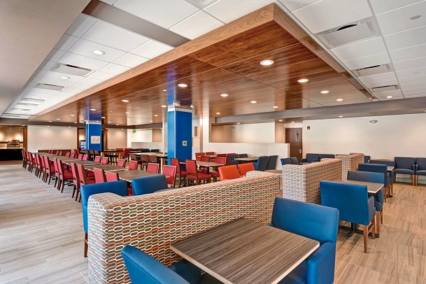 Holiday Inn Express & Suites Boston - Cambridge