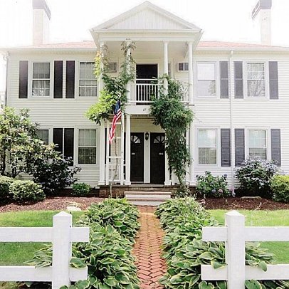 Shoreway Acres Inn