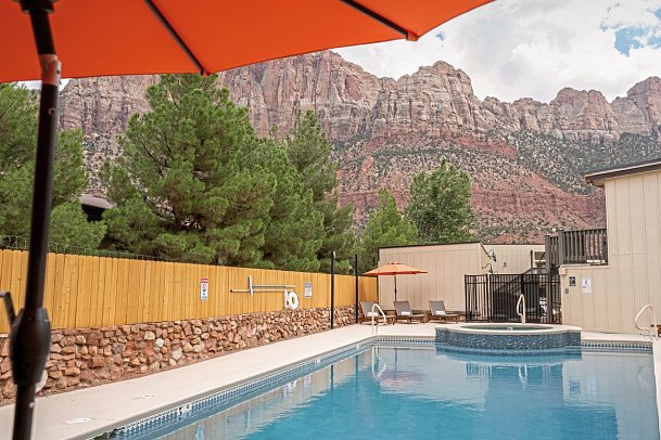 Petty Ranch Inn