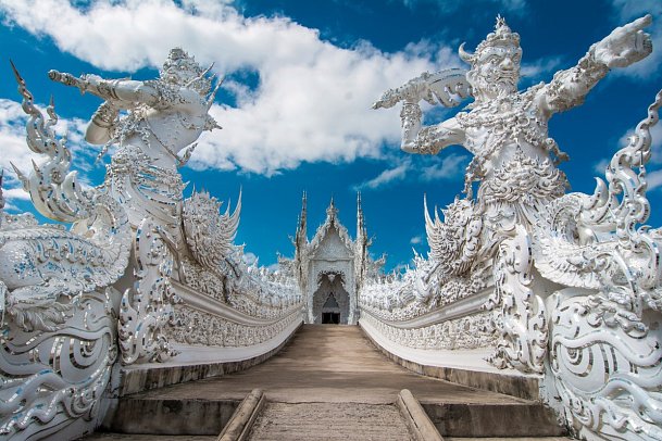 Highlights im Goldenen Dreieck - Wat Rong Khun