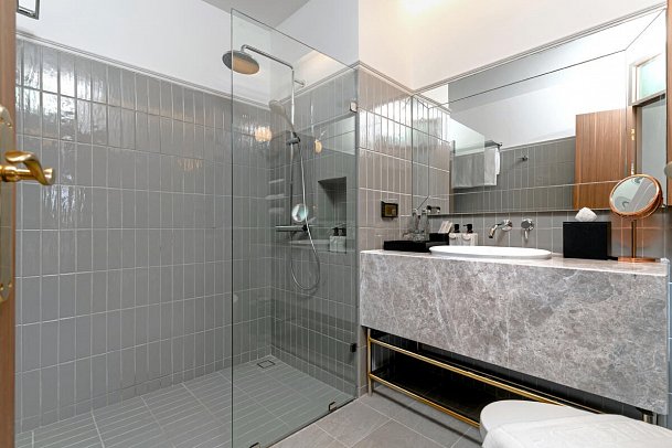 Away Chiang Mai Thapae Resort – A Vegan Retreat - Badbsp. Spa Suite with Private Jacuzzi (Zimmercodierung WB3)