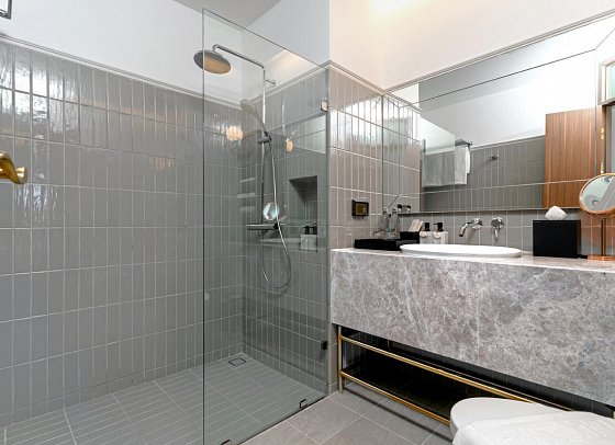 Away Chiang Mai Thapae Resort – A Vegan Retreat - Badbsp. Spa Suite with Private Jacuzzi (Zimmercodierung WB3)