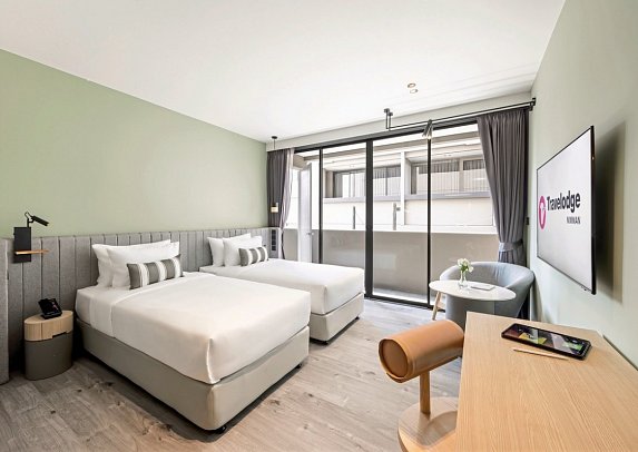 Travelodge Nimman - Wohnbeispiel Deluxe Balcony (Zimmercodierung UD1)