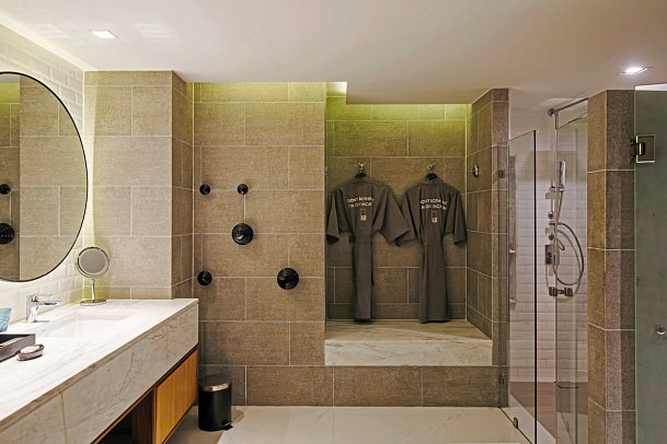 CROSS Chiang Mai Riverside - Badbeispiel Garden View Suite (Zimmercodierung WBG)