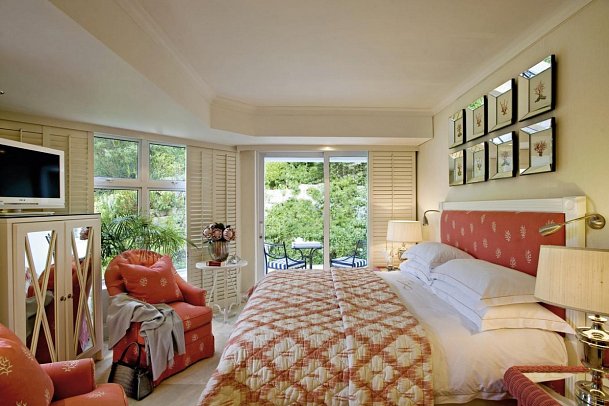 Twelve Apostles Hotel & Spa