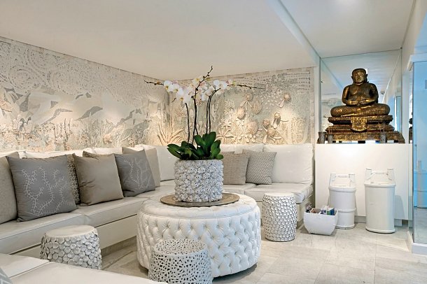 Twelve Apostles Hotel & Spa