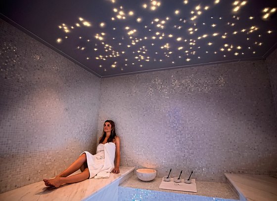 Twelve Apostles Hotel & Spa