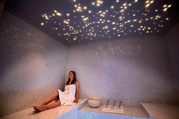 Twelve Apostles Hotel & Spa