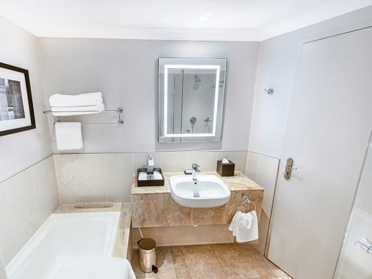 Southern Sun The Cullinan - Beispiel Badezimmer Standard Room (Zimmercodierung UG1)