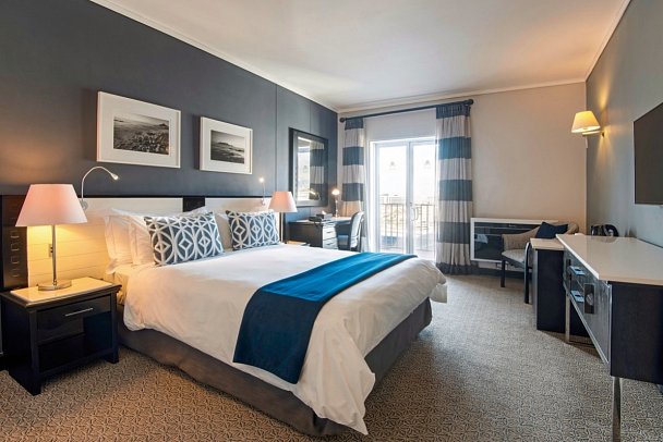 The Commodore Hotel