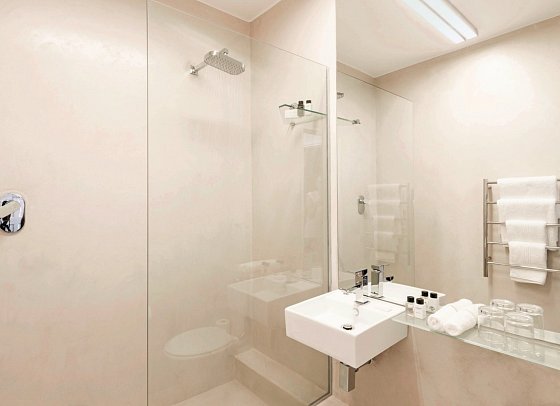 Cape Town Hollow Boutique Hotel - Beispiel Bad (Zimmercodierung UG1)