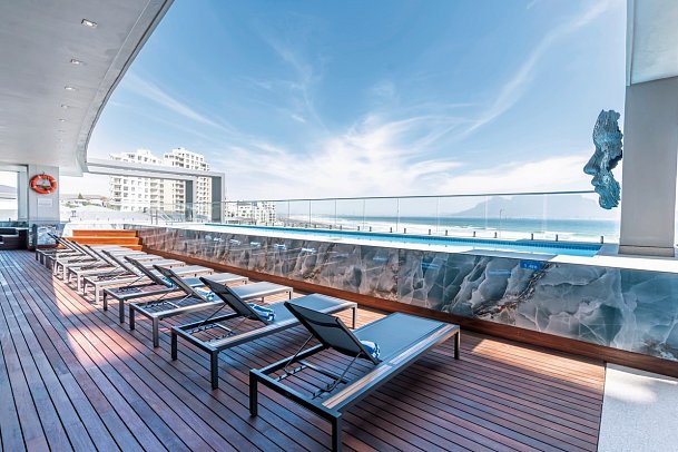 Blaauwberg Beach Hotel