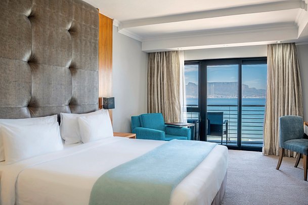 Blaauwberg Beach Hotel - Sea Facing Table Mountain Balcony Room (Zimmercodierung DB2)