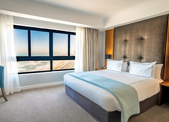 Blaauwberg Beach Hotel