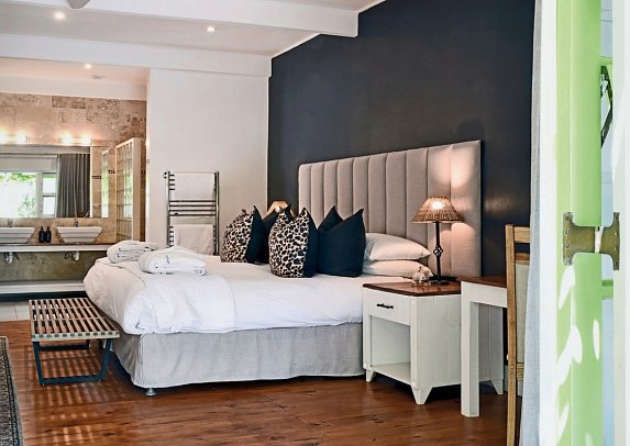 Ashbourne Boutique Guest House - Wohnbeispiel Pool Room (Zimmercodierung UG1)