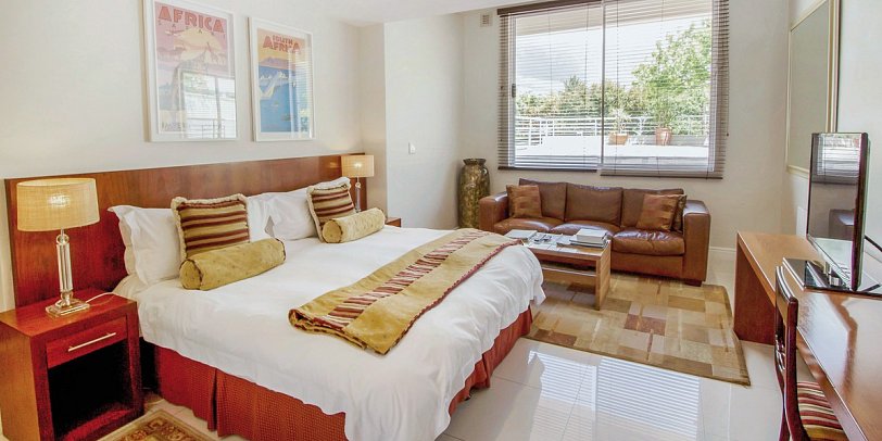 Village N Life: Camps Bay Retreat - Wohnbeispiel Manor House Room (Zimmercodierung DB1)
