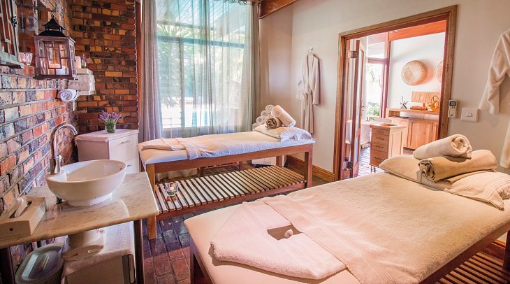 Village N Life: Camps Bay Retreat