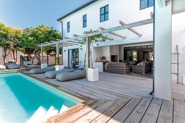 Whale Rock Luxury Lodge