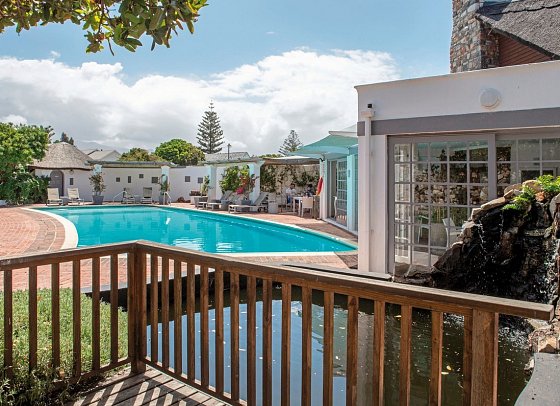 Whale Rock Luxury Lodge