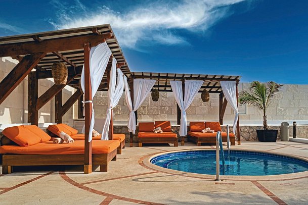 Flamingo Cancun Resort