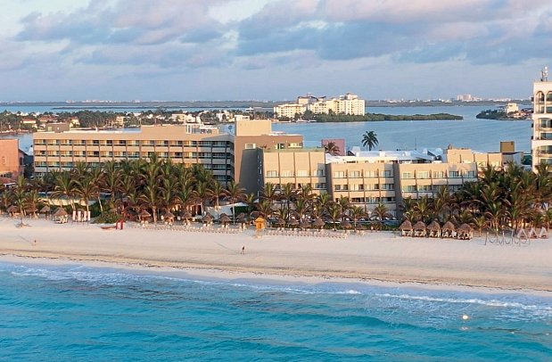 Flamingo Cancun Resort