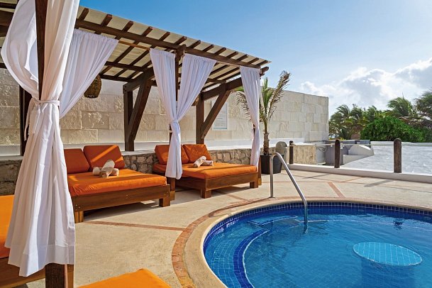 Flamingo Cancun Resort