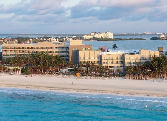 Flamingo Cancun Resort