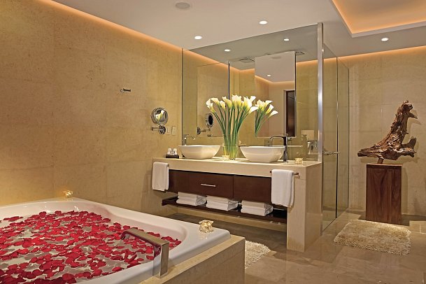 Secrets Playa Mujeres Golf & Spa Resort - Badbeispiel (Zimmercodierungen WL1, WLM & WLQ)