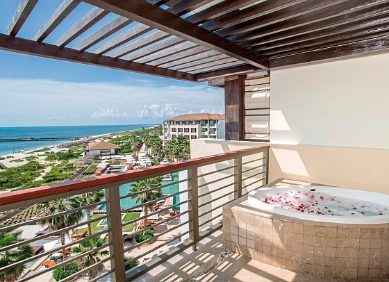 Secrets Playa Mujeres Golf & Spa Resort - Wohnbeispiel Preferred Club Mastersuite Oceanview (Zimmercodierung WL1)