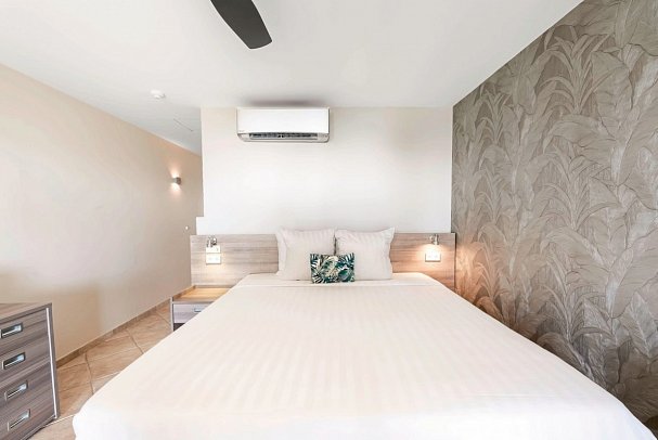 LionsDive Beach Resort - Wohnbeispiel Oceanfront (Zimmercodierung UBO)