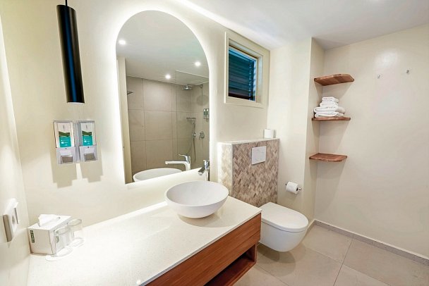 LionsDive Beach Resort - Wohnbeispiel Oceanfront (Zimmercodierung UBO)