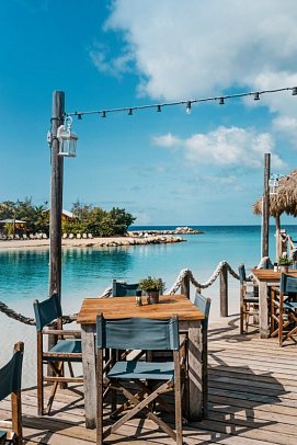 LionsDive Beach Resort - Restaurant Hemingway