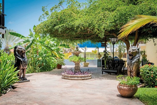 LionsDive Beach Resort