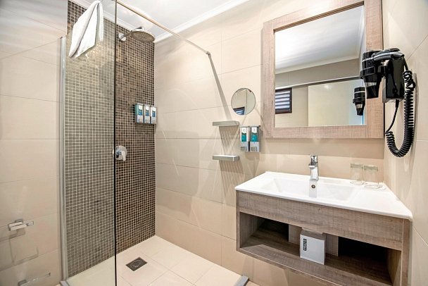 LionsDive Beach Resort - Wohnbeispiel Oceanview (Zimmercodierung UBM)