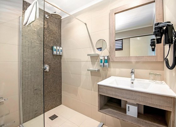 LionsDive Beach Resort - Wohnbeispiel Oceanview (Zimmercodierung UBM)