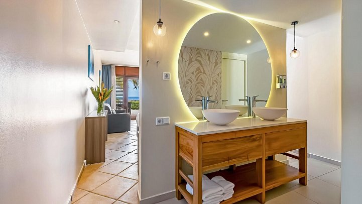 LionsDive Beach Resort - Wohnbeispiel Beachfront Cabana (Zimmercodierung BB1)