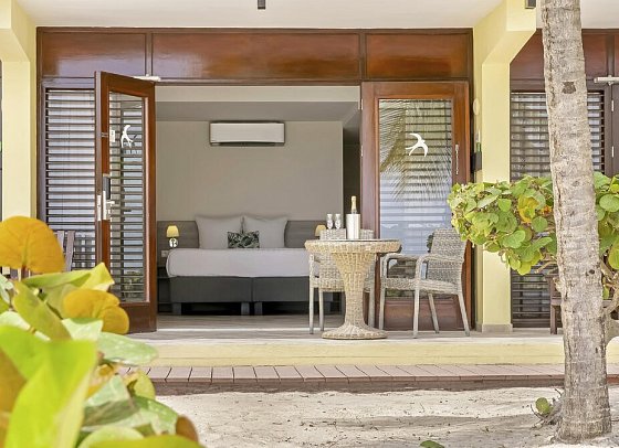 LionsDive Beach Resort - Wohnbeispiel Beachfront Cabana (Zimmercodierung BB1)