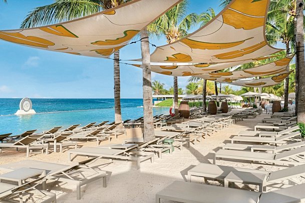 Papagayo Beach Resort