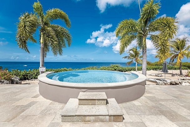 Coral Estate Luxury Resort