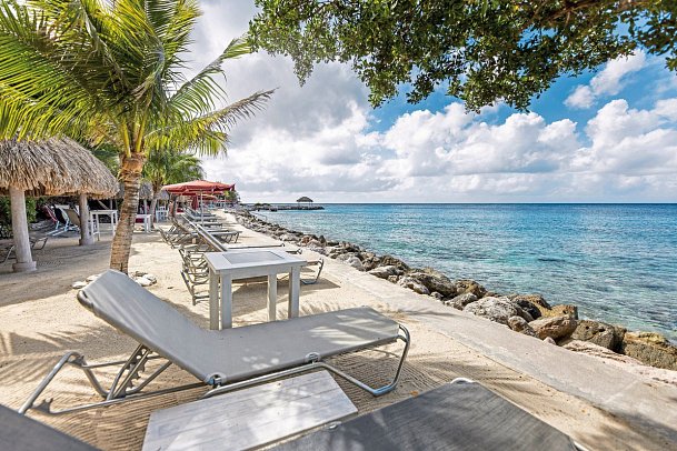 Coral Estate Luxury Resort