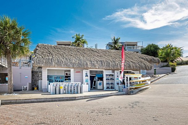 Coral Estate Luxury Resort