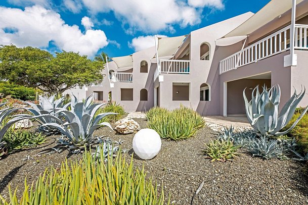 Coral Estate Luxury Resort