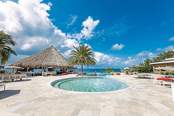 Coral Estate Luxury Resort
