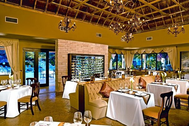 Secrets Aura Cozumel