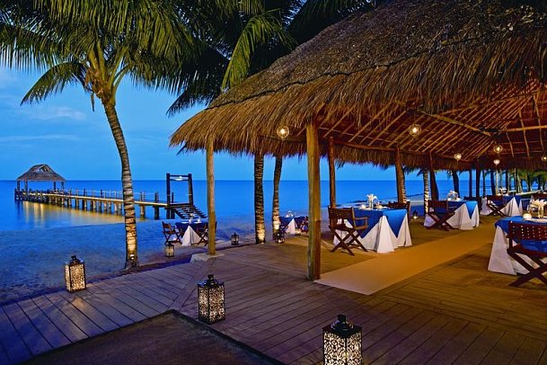 Secrets Aura Cozumel