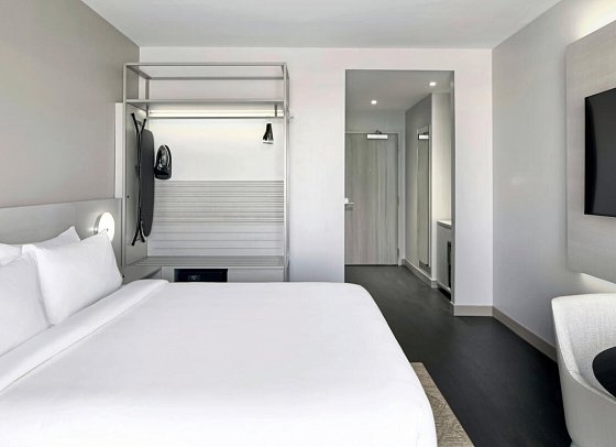 AC Hotel St. Augustine - Modellbild One King Bed With Patio (Zimmercodierung UG2)