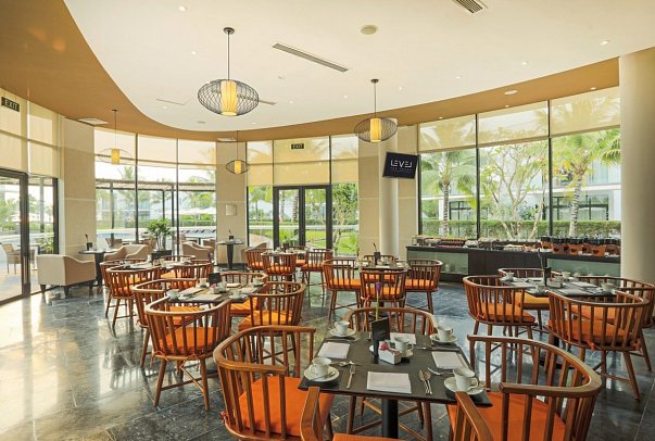 Melia Danang Beach Resort - Level Lounge